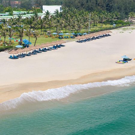 Wyndham Hoi An Royal Beachfront Resort & Villas 外观 照片