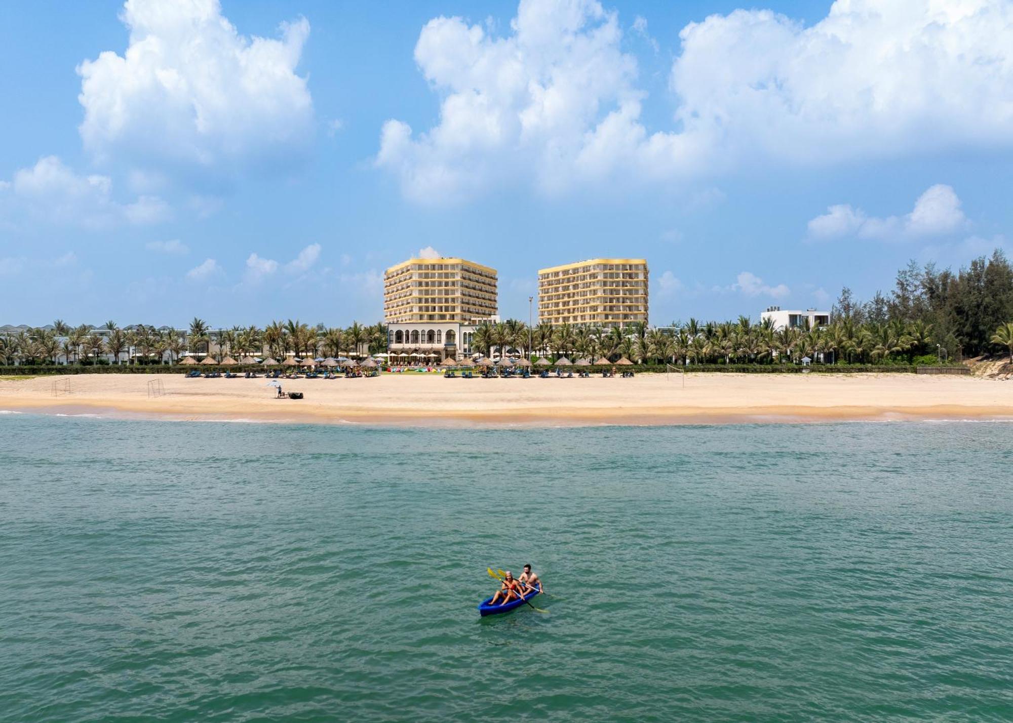 Wyndham Hoi An Royal Beachfront Resort & Villas 外观 照片